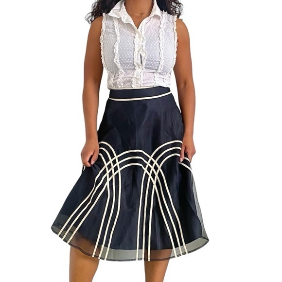 Ann Taylor loft black and cream piping w a mesh overlay - Picture 1 of 5